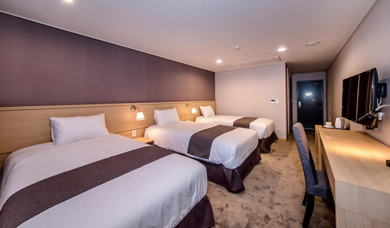 Hotel Shalom Jeju Bagian luar foto