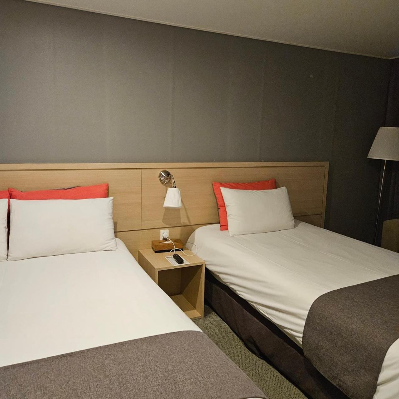 Hotel Shalom Jeju Bagian luar foto