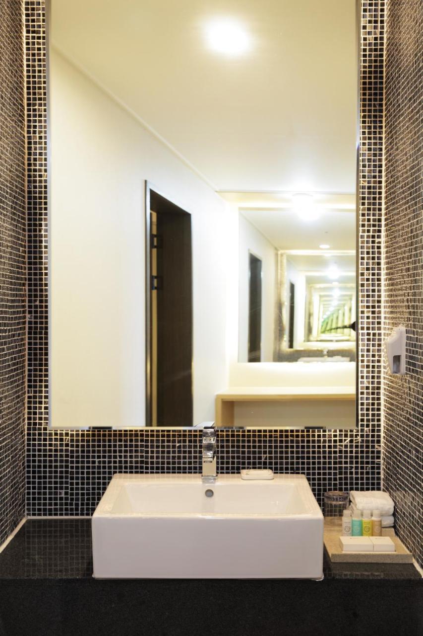 Hotel Shalom Jeju Bagian luar foto