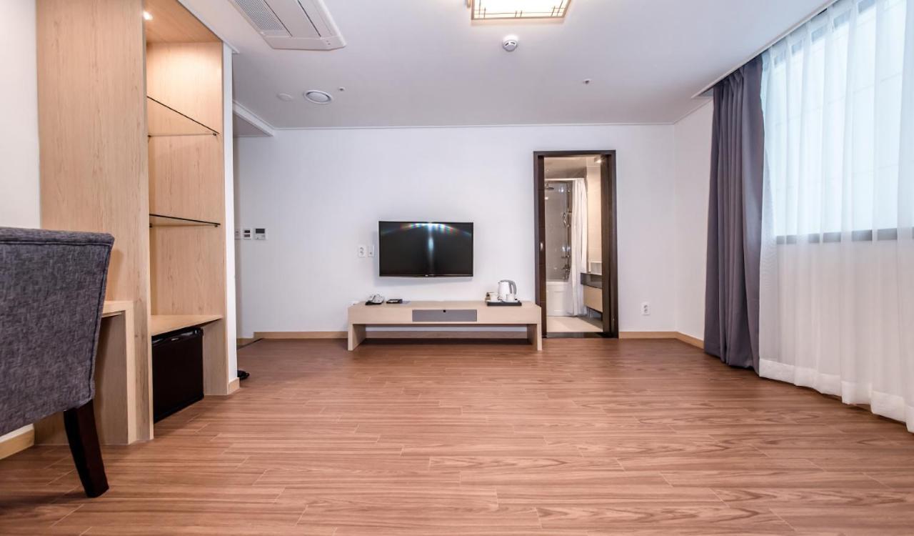 Hotel Shalom Jeju Bagian luar foto